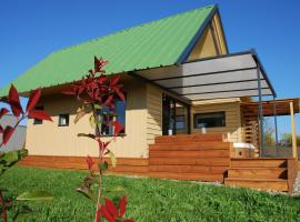 Chalet de charme climatisé, son Jacuzzi - SPA privatif et la piscine de la Maison Bleue du Gers, hotel v destinaci Savignac-Mona
