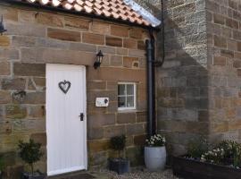 The Hayloft Cottage, hotel near Whitby Golf Club, Whitby