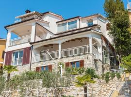 Luxury 1 Bedroom Apartment in Rabac, lyxhotell i Rabac