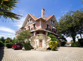 Hôtel Le Dauphin, Hotel in Arcachon