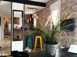 Studio "MOSAICO" WITH PARKING, AIR CONDITIONER, POOL, FIBRE OPTIC 600mb INCLUDED, hotel en Tarifa