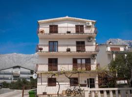 Apartments Family Roso, hotel a Promajna