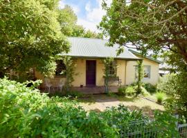 Waragil Cottage - Original Settler's Home – hotel w mieście Blackheath