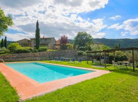 Holiday Home La Torre by Interhome, hotell sihtkohas Lucolena in Chianti