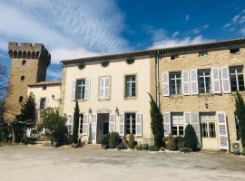 Château de La Pomarède, hotel in La Pomarède