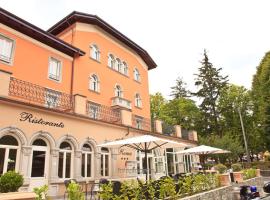 Albergo Roma, hotel con estacionamiento en Borgo Val di Taro