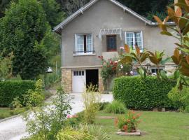 Maison de Gaby 2 étoiles tourisme 2 ou 4 Personnes, hotel in Vitrac