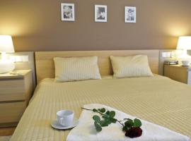 IRS ROYAL APARTMENTS Apartamenty IRS Fregata, hotel in Gdańsk