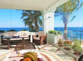 LUXURY APARTMENT FRONTAL TO THE SEA IN ESTEPONA DONCELLA BEACH