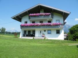 Gästehaus Weber, hotel v destinaci Oberperfuss