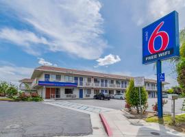 Motel 6-Bakersfield, CA - Airport, hotel in Bakersfield