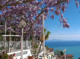 Le Terrazze di Cristina, hotel en Vietri sul Mare