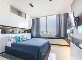FREE Netflix Condo near IT Park with 32-inch Samsung HDTV