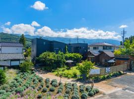 L-BASE, hotel cerca de Gofuku-ji Temple, Matsumoto