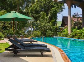 Seaflower Bungalows, hotel dengan kolam renang di Srithanu