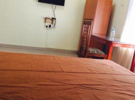 Madara Hotel, hotel with parking in Horana