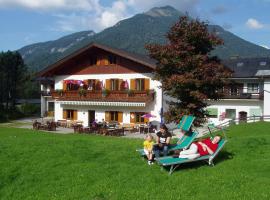 Hotel Garni Pension zur Wacht, hotel a Strobl