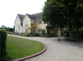 The Newnham White House, family hotel in Baldock