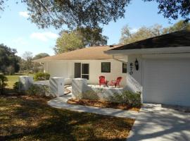 Foxrun Retreat - 3BR Inverness Poolhome, ξενοδοχείο σε Inverness