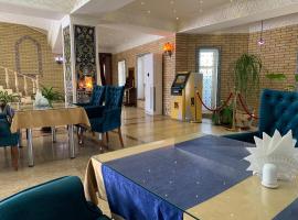 Karvon-Saroy Hotel, hotel in Andizan