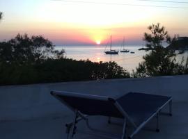 VILA INSPIRATION - ON KINI BEACH, cottage in Kinion