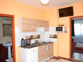 Liliom Apartman, hotel near Gyula Train Station, Gyula