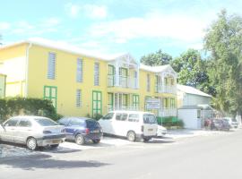El Rancho, hotel v destinaci Grand-Bourg