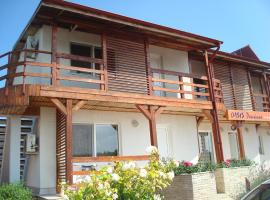 Pension Oasis, guest house sa Costinesti