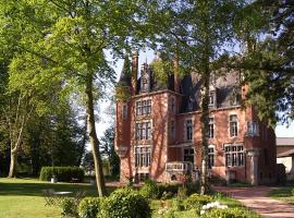 Château de la Vernède, hotel with parking in Saint-Rémy-de-Chargnat