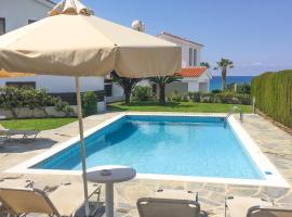 Platzia Beach Villas, hotel in Paphos City