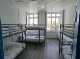 Change The World Hostels - Cascais - Estoril, nakvynės namai mieste Monte Estorilis