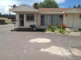 Budget Inn Motel Chemult, pet-friendly hotel in Chemult
