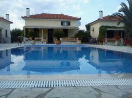 FOUFAS HOUSES, hotel with parking in Paralion astros