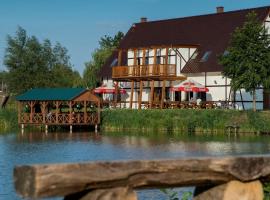 Restauracja Teo โรงแรมราคาถูกในCieszków