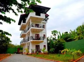 Blue Sky Hotel Yala