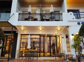 Golden Bay Holiday Inn: Kenting şehrinde bir otel