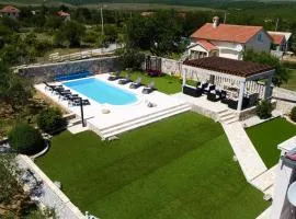 Villa Elder ZadarVillas