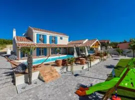 Villa Mek ZadarVillas