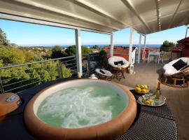 Villa Giovanna con terrazza panoramica, Jacuzzi e sauna，洛阿諾的飯店