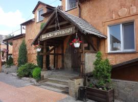 Okolitsa, Hotel in Kosovshchina
