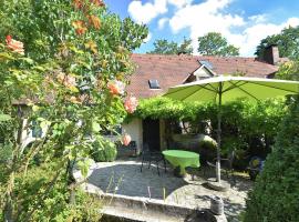 Cosy holiday home with gazebo, hotel with parking in Weißenburg in Bayern