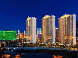 StripViewSuites Penthouse Two-Bedroom Conjoined Suite