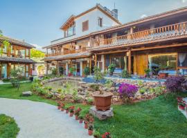 Swallow Nest Guesthouse, hotel v destinaci Kchun-ming