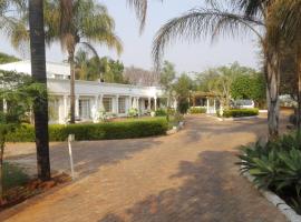 Heatherdale Guesthouse & Shuttle Services, hotel na may parking sa Pretoria