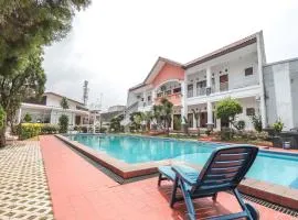 Hotel Lurus