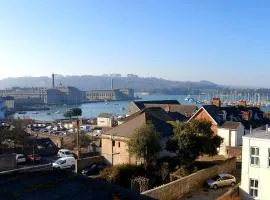 Pure B - Exceptional views of Tamar & Royal William Yard with Free Parking & Wifi