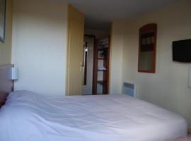 Comfort Hotel Evreux, hotel v destinaci Évreux