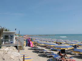 Hotel San Remo - All Inclusive - Fronte Mare - Spiaggia Privata, hotel a Martinsicuro