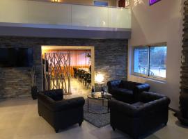 Hôtel L'ange de la vallée, hotel v destinaci Oyonnax