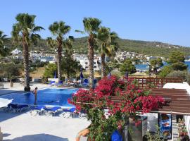 Hotel Blue Fountain: Ayía Marína Egine şehrinde bir otel